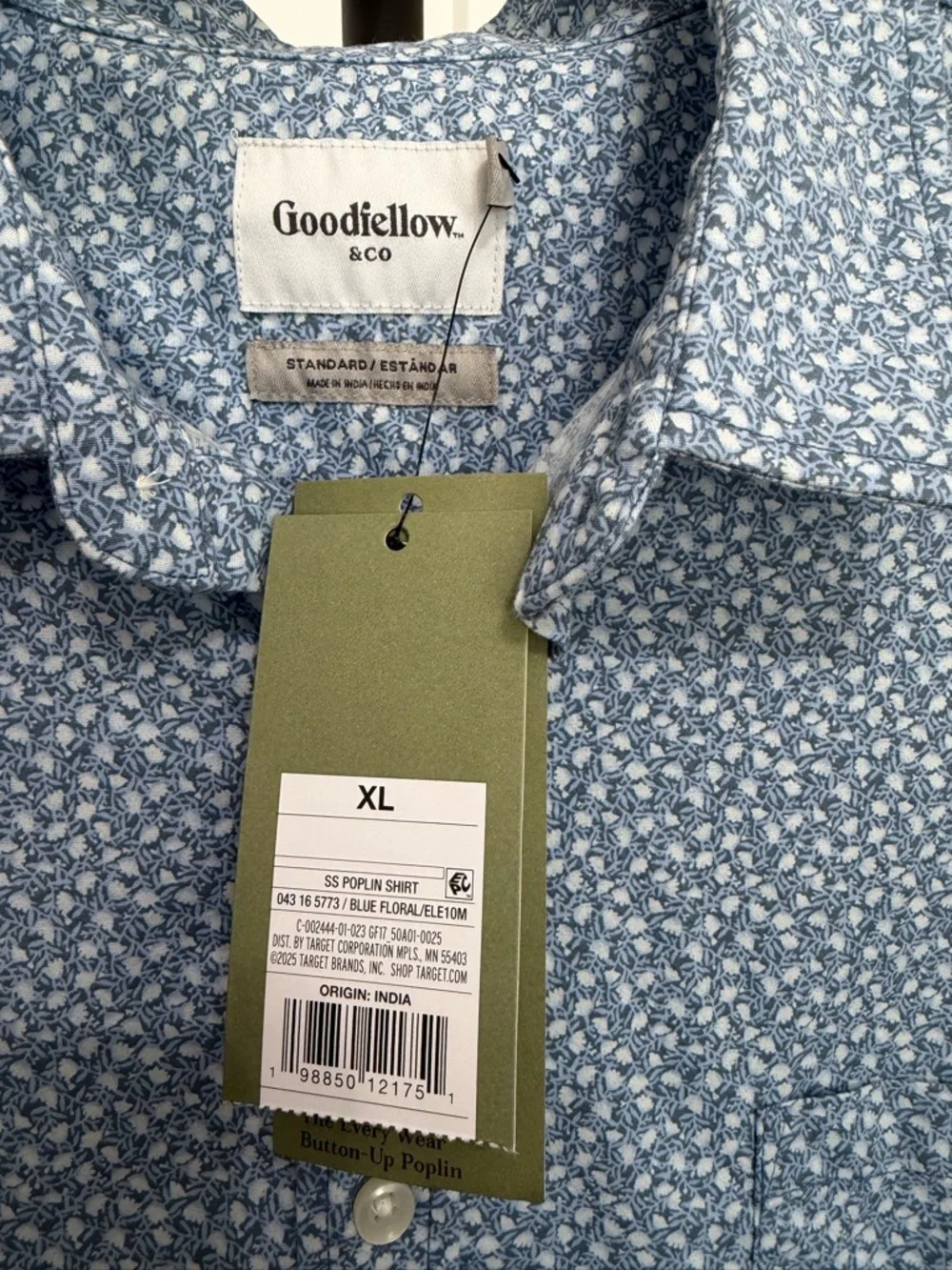 Goodfellow & Co Men's Blue Floral & White Short-Sleeve Button-Down Shirts - Picture 7 of 7